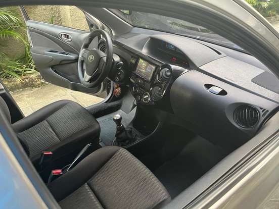 TOYOTA-ETIOS-2017
