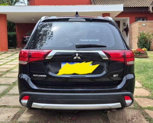 MITSUBISHI-OUTLANDER-2018