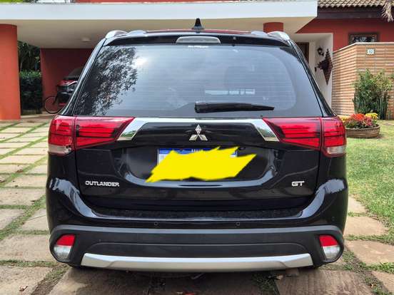 MITSUBISHI-OUTLANDER-3.0 GT 4X4 V6 24V GASOLINA 4P AUTOMÁTICO MITSUBISHI-OUTLANDER-2018