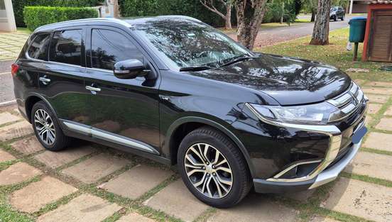 MITSUBISHI-OUTLANDER-2018