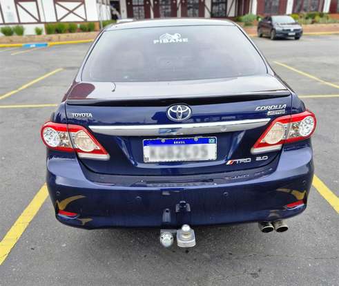 TOYOTA-COROLLA-2011
