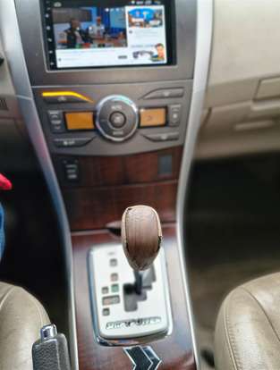 TOYOTA-COROLLA-2011