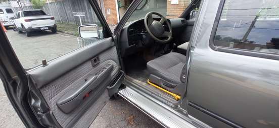 TOYOTA-HILUX SW4-1993