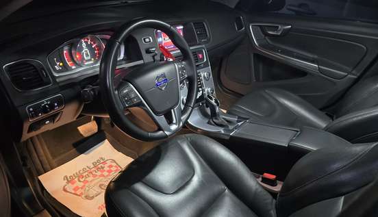 VOLVO-S60-2017