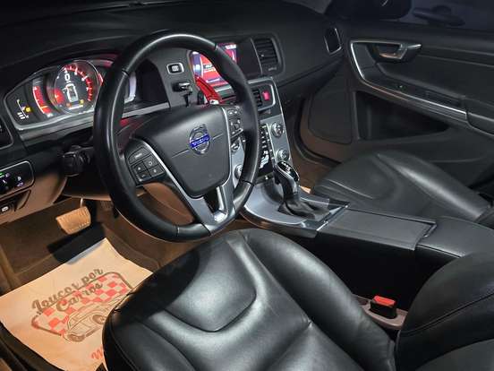 VOLVO-S60-2.0 T4 MOMENTUM GASOLINA 4P AUTOMÁTICO VOLVO-S60-2017
