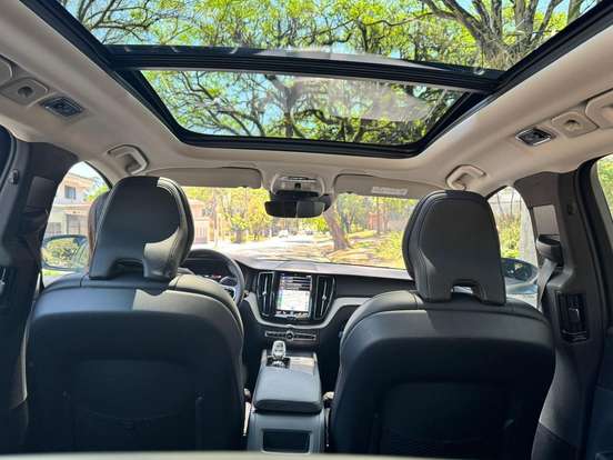 VOLVO-XC60-2021