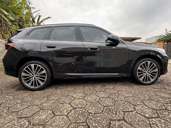 BMW-X1-2023