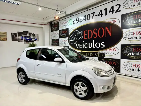 FORD KA 1.0 MPI 8V FLEX 2P MANUAL FORD KA 1.0 MPI 8V FLEX 2P MANUAL