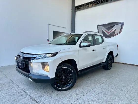 MITSUBISHI L200 TRITON 2.4 16V TURBO DIESEL SPORT HPE CD 4P 4X4 AUTOMÁTICO