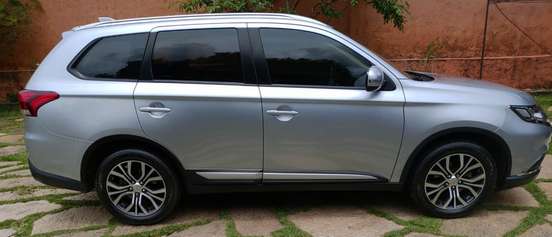 MITSUBISHI-OUTLANDER-2016
