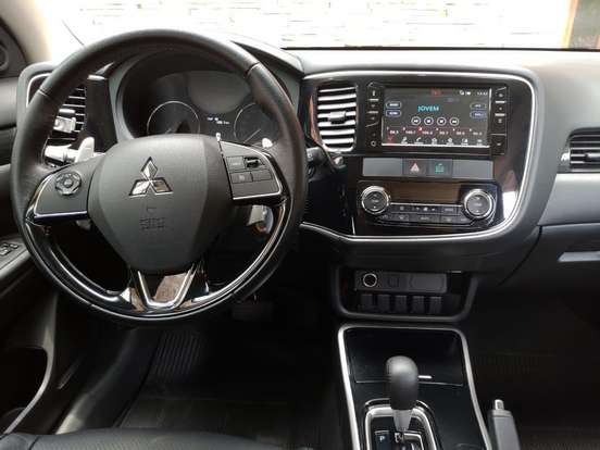 MITSUBISHI-OUTLANDER-2016