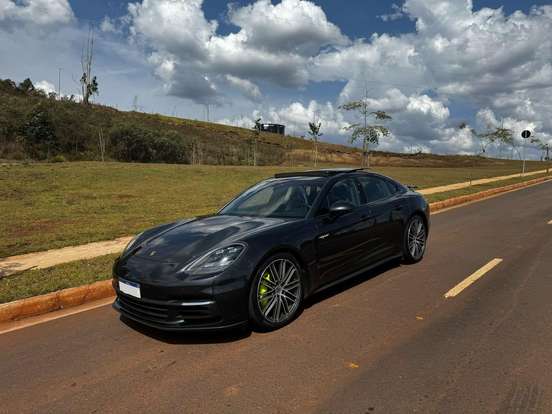 PORSCHE-PANAMERA-2018