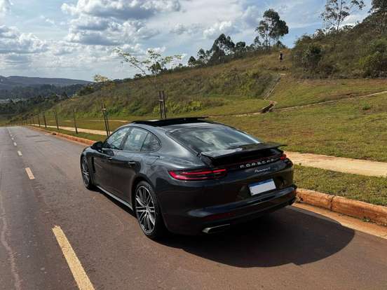 PORSCHE-PANAMERA-2018