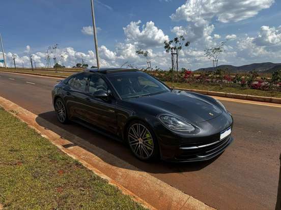 PORSCHE-PANAMERA-2018