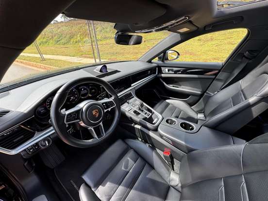 PORSCHE-PANAMERA-2018
