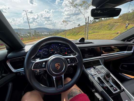 PORSCHE-PANAMERA-2018