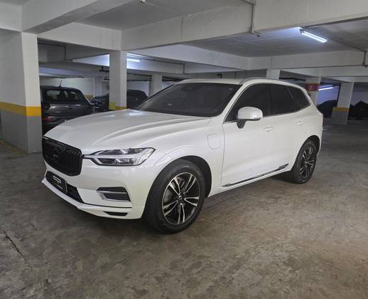 VOLVO XC60 2.0 T8 HYBRID MOMENTUM AWD GEARTRONIC