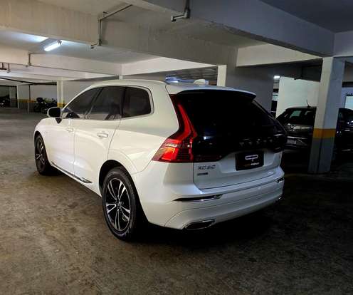VOLVO-XC60-2020