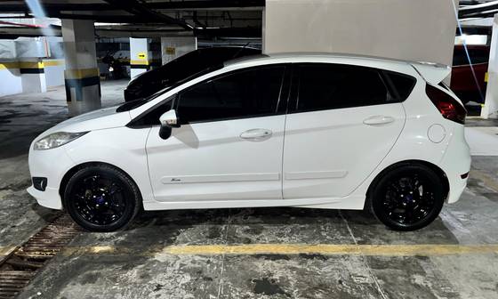 FORD FIESTA 1.6 SE HATCH 16V FLEX 4P MANUAL