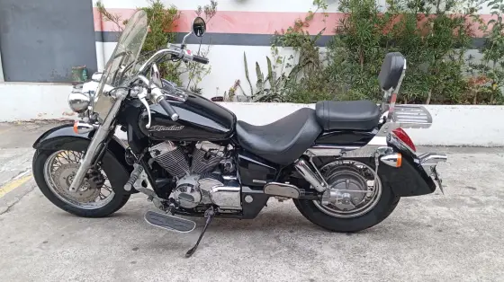 HONDA SHADOW 750 