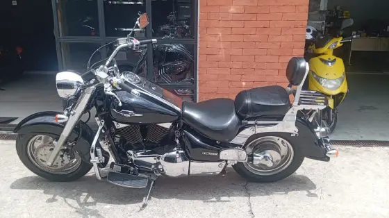 SUZUKI BOULEVARD C1500 
