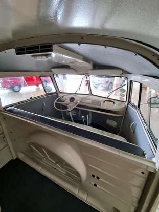 VOLKSWAGEN-KOMBI-1966