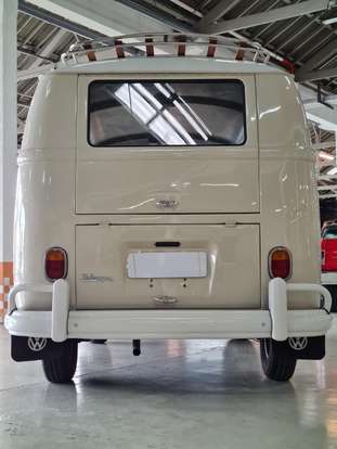 VOLKSWAGEN-KOMBI-1966