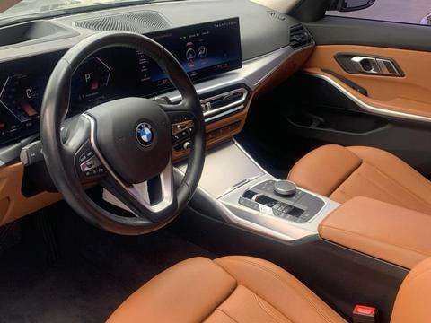 BMW-320i-2022