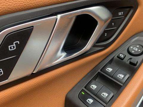 BMW-320i-2022