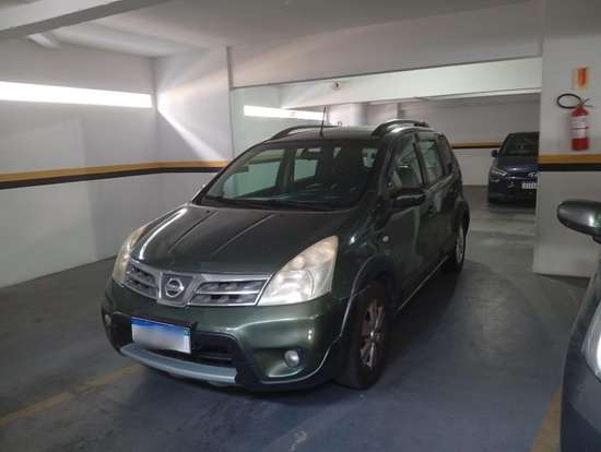 NISSAN-LIVINA-2011