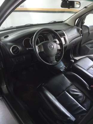 NISSAN-LIVINA-2011