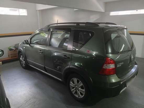 NISSAN-LIVINA-2011