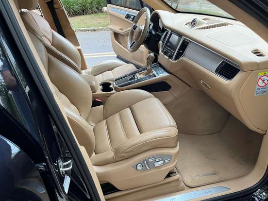 PORSCHE-MACAN-2014