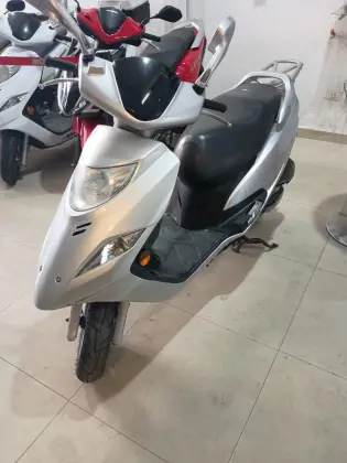 SUZUKI BURGMAN i 