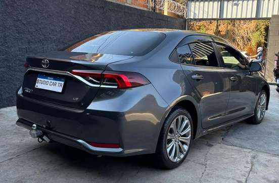 TOYOTA-COROLLA-2021