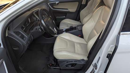 VOLVO-XC60-2014