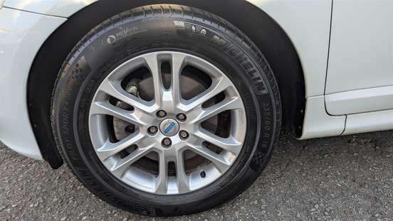 VOLVO-XC60-2014