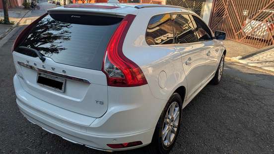 VOLVO-XC60-2014