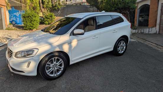 VOLVO-XC60-2014