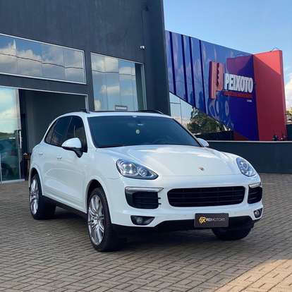PORSCHE-CAYENNE-2017