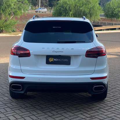 PORSCHE-CAYENNE-2017