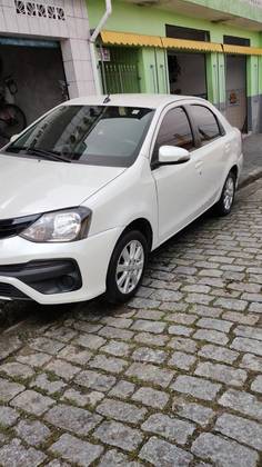 TOYOTA ETIOS 1.5 X PLUS SEDAN 16V FLEX 4P AUTOMÁTICO