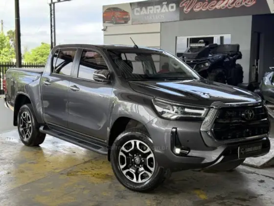 TOYOTA HILUX 2.8 D-4D TURBO DIESEL CD SRX 4X4 AUTOMÁTICO