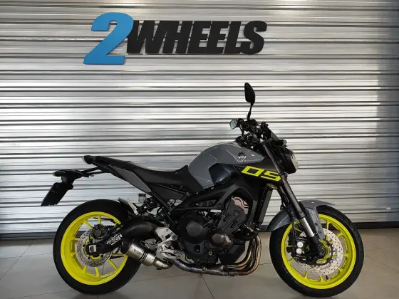YAMAHA MT-09 