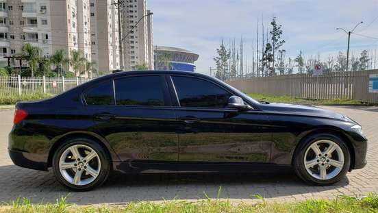 BMW-320i-2015