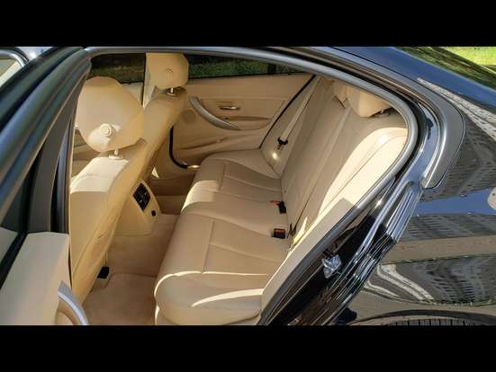 BMW-320i-2015