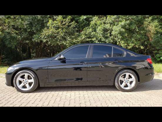 BMW-320i-2015