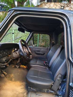 FORD-F-1000-1988