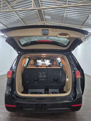 KIA-CARNIVAL-2017
