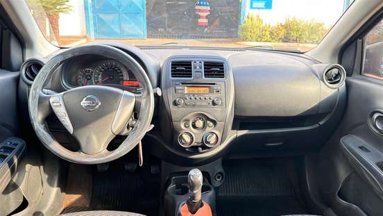 NISSAN-VERSA-2019